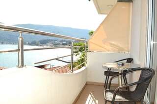 Апартаменты Apartments Bellevue - Otasevic Херцег-Нови Номер-студио с балконом и видом на море (для 3 взрослых)-1